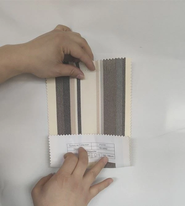 Cuộn vải Polyester sọc dệt thoi dùng may vỏ đệm và sản phẩm outdoor
